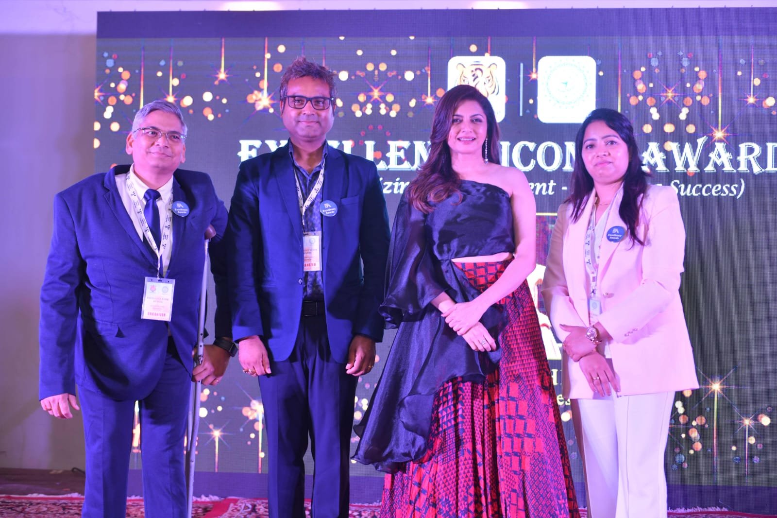 Famous film actress Bhagyashree presented Excellence Iconic Awards to various personalities
