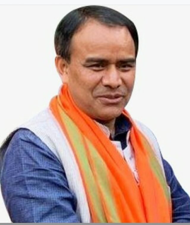 Cabinet Minister Dr. Dhan Singh Rawat will be on a five-day Garh-Kumaon tour.