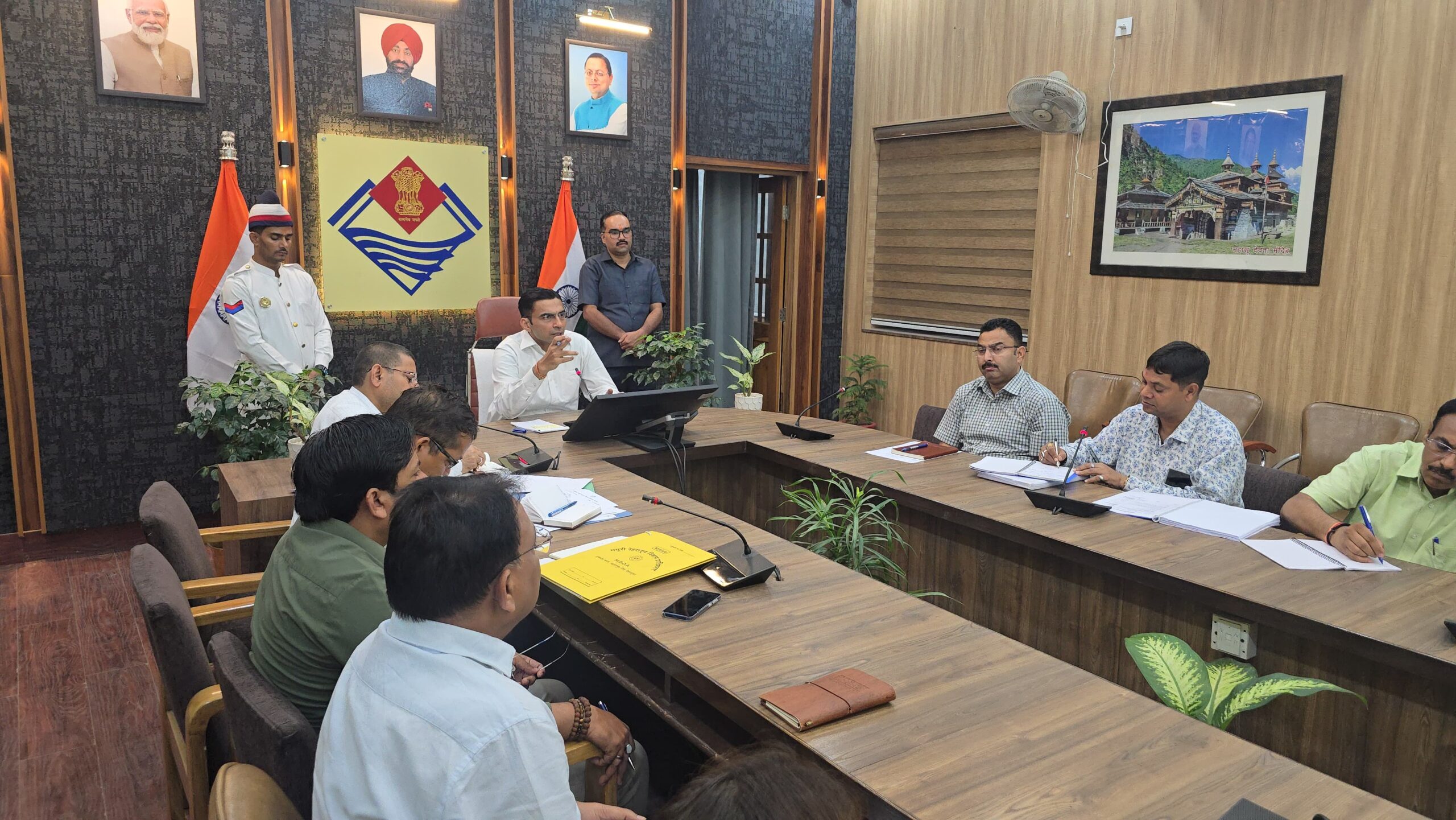शहर में नो पार्किंग से गाड़ी जब्ती हेतु क्रेेन किए जाएं डबलःडीएम  