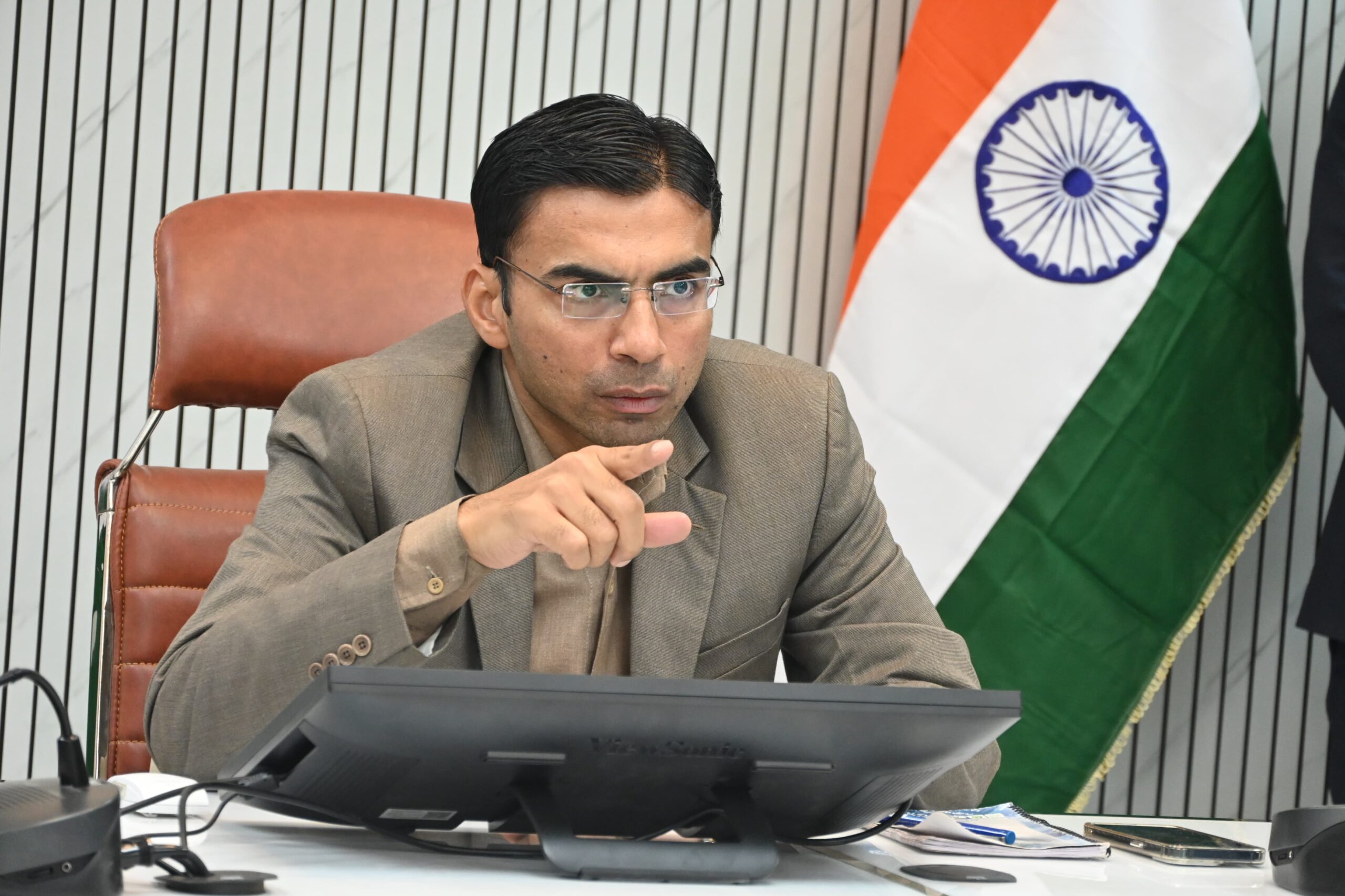 एक और बैंक आया जिला प्रशासन के रडार पर; डीएम ने काटी आरसी  