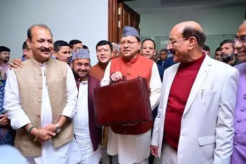 Chief Minister Pushkar Singh Dhami presented a supplementary budget of Rs 5315 crore, opposition created ruckus