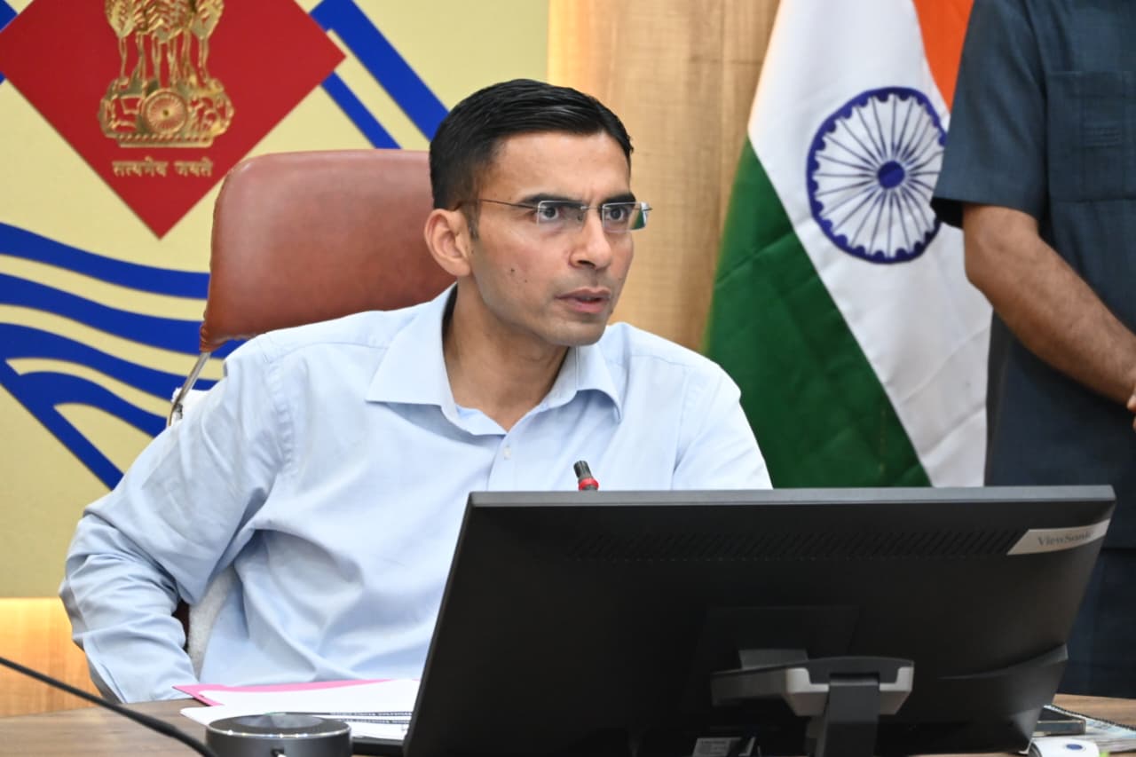 देहरादून में दो दिनों से भारी बारिश, अलर्ट मोड में जिला प्रशासन