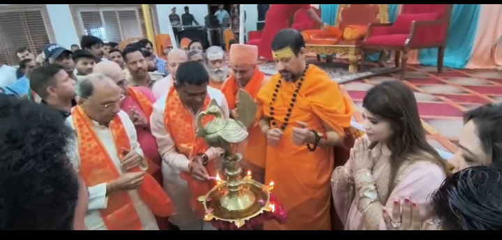 हरिद्वार में कैलाशानंदजी महाराज द्वारा ‘एक ईश्वर’ ऐप का ऐतिहासिक शुभारंभ"