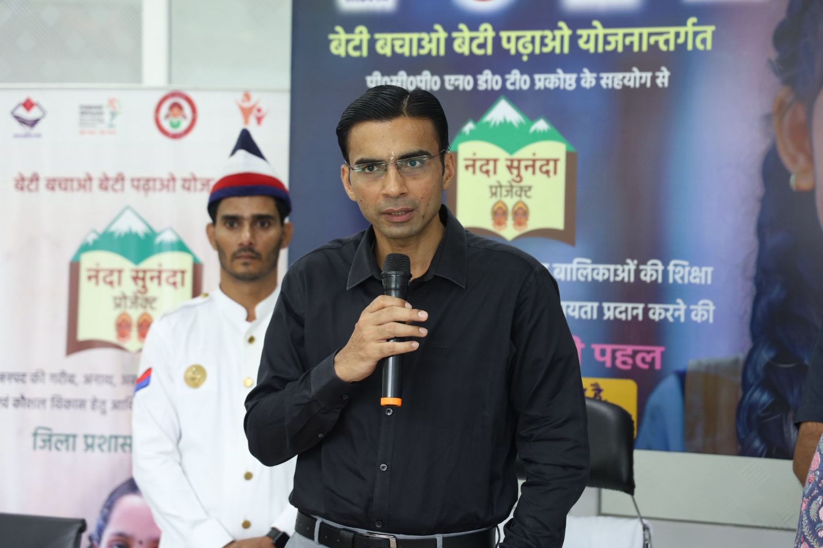 मुख्यमंत्री के संकल्प, संचालित योजनाएं एवं उपलब्ध स्रोतों से वंचित वर्ग को करना ही है लाभान्वित- डीएम देहरादून