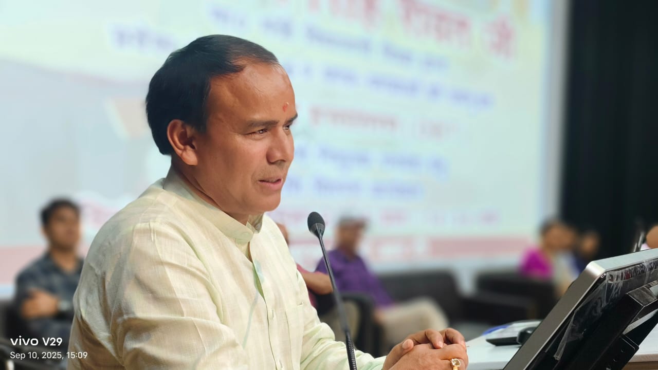 ब्लॉक रिसोर्स पर्सन विभाग व विद्यालयों के बीच सेतु का काम करेंगे - डॉ. धन सिंह रावत