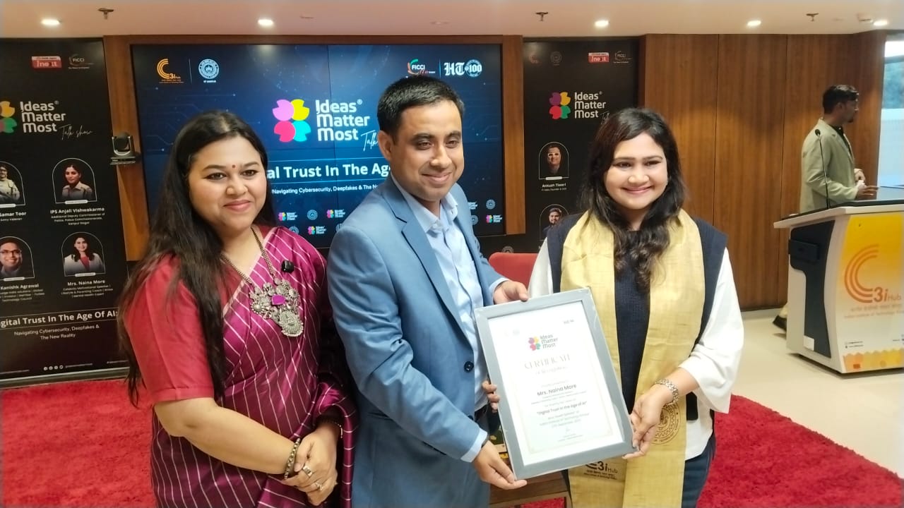 “हर कहानी ऐसी जिसमें एक मूवी बन सके” – नैना मोर की पहली किताब ‘टी कप्स एंड टर्निंग पॉइंट्स’