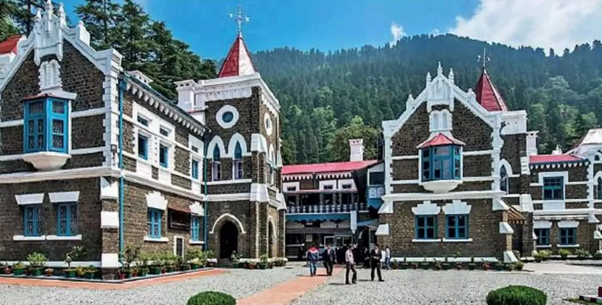 उत्तराखंड में सांसद- विधायकों के आपराधिक मामलों पर हाईकोर्ट सख्त, 26 सितंबर तक सरकार से मांगा जवाब