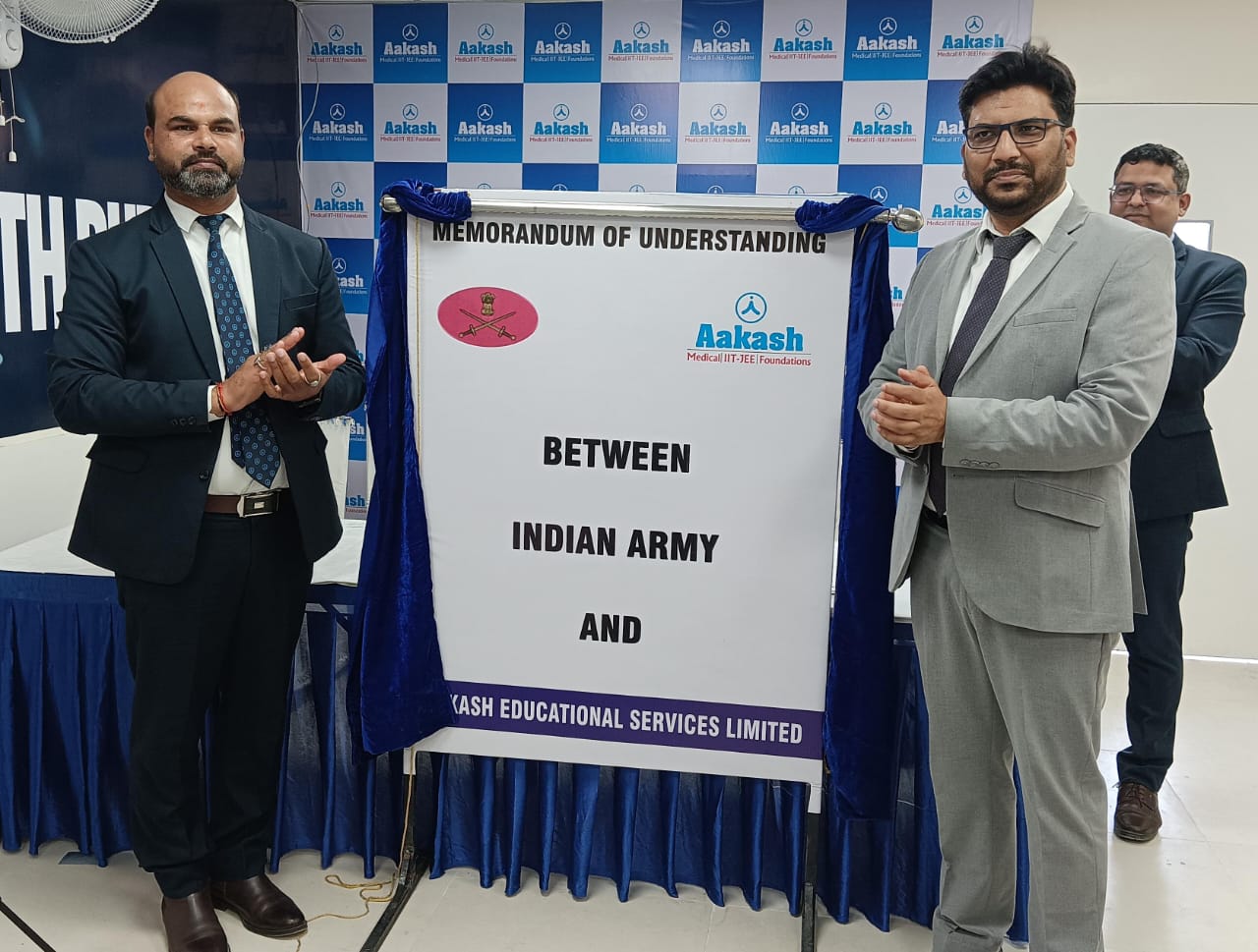 आकाश एजुकेशनल सर्विसेज लिमिटेड (एईएसएल) और भारतीय सेना के बीच एमओयू, जवानों व उनके परिवारों को मिलेगा शिक्षा में विशेष लाभ