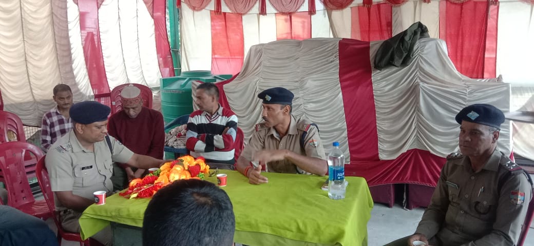 थराली विनोद चौरसिया ने दीपावली केमद्देनजर नारायणबगड़ में व्यापारियों, टैक्सी यूनियन तथा सामाजिक कार्यकर्ताओं के साथ की अहम बैठक