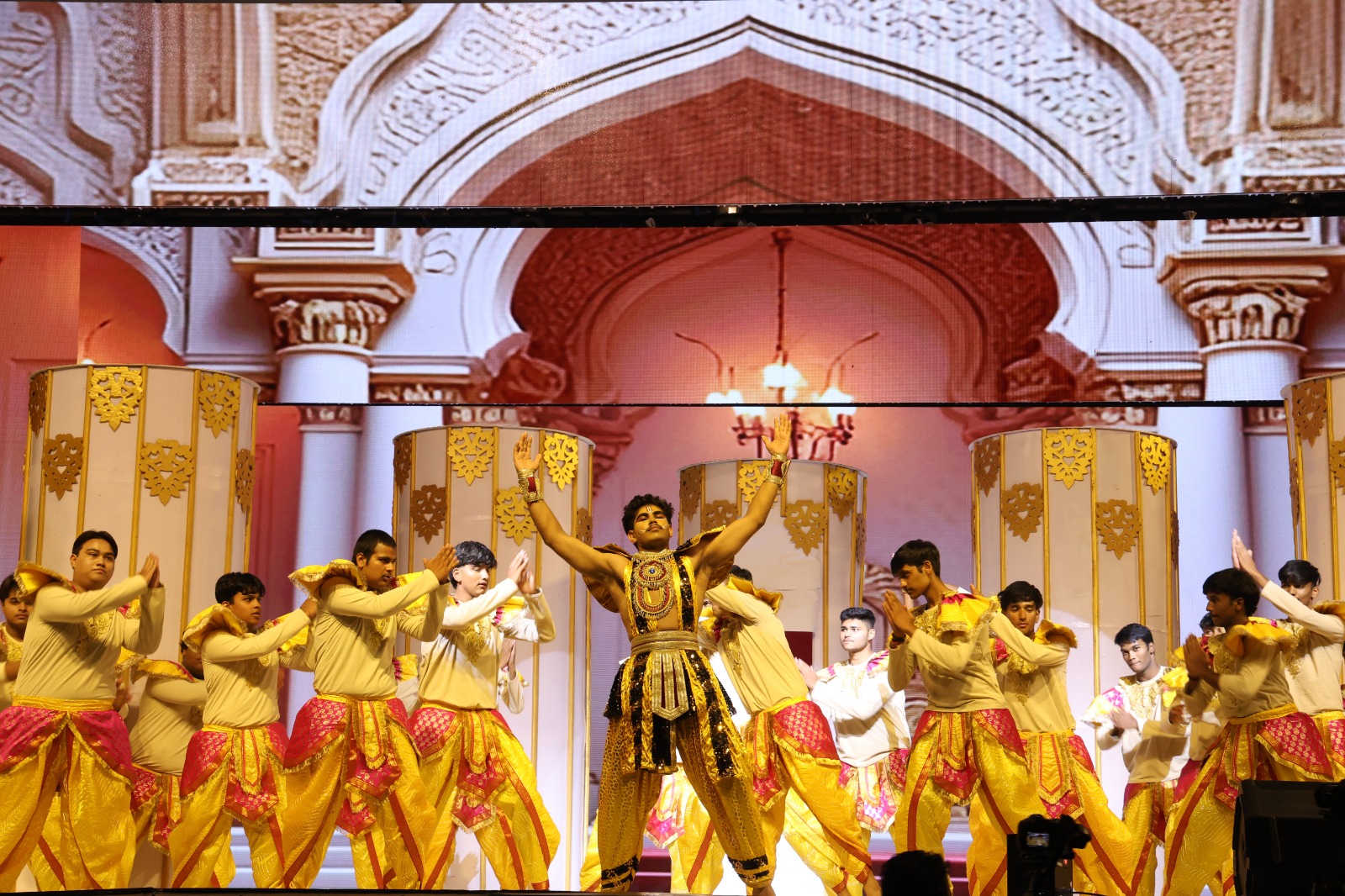 आर्यन स्कूल का 25वां स्थापना दिवस,बॉलीवुड अभिनेता आशिष विद्यार्थी और संसद सदस्य तरुण विजय रहे समारोह के मुख्य आकर्षण