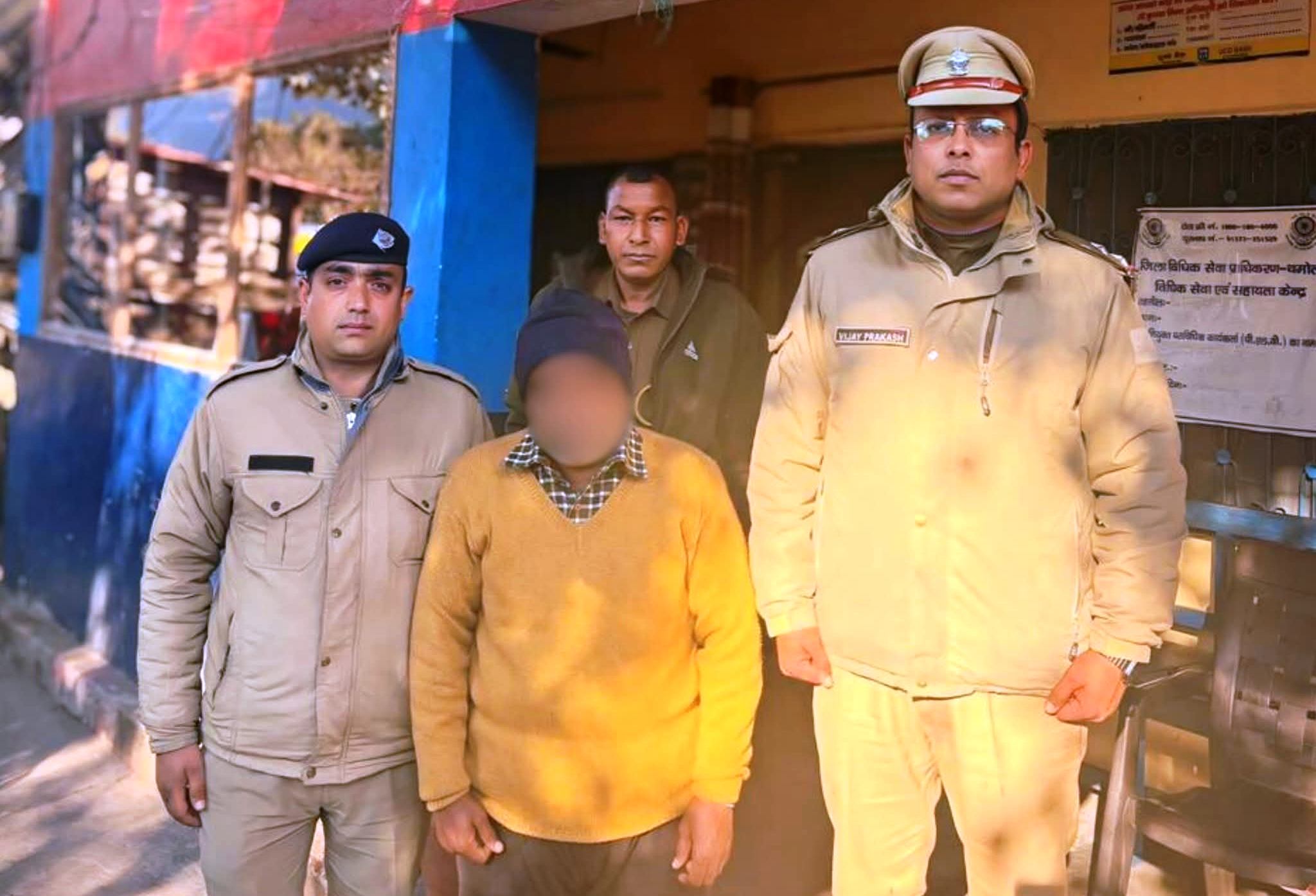 नाबालिगों के यौन उत्पीड़न के आरोपी शिक्षक को चमोली पुलिस ने 12 घंटे के भीतर बिजनौर से किया गिरफ्तार,भेजा जेल