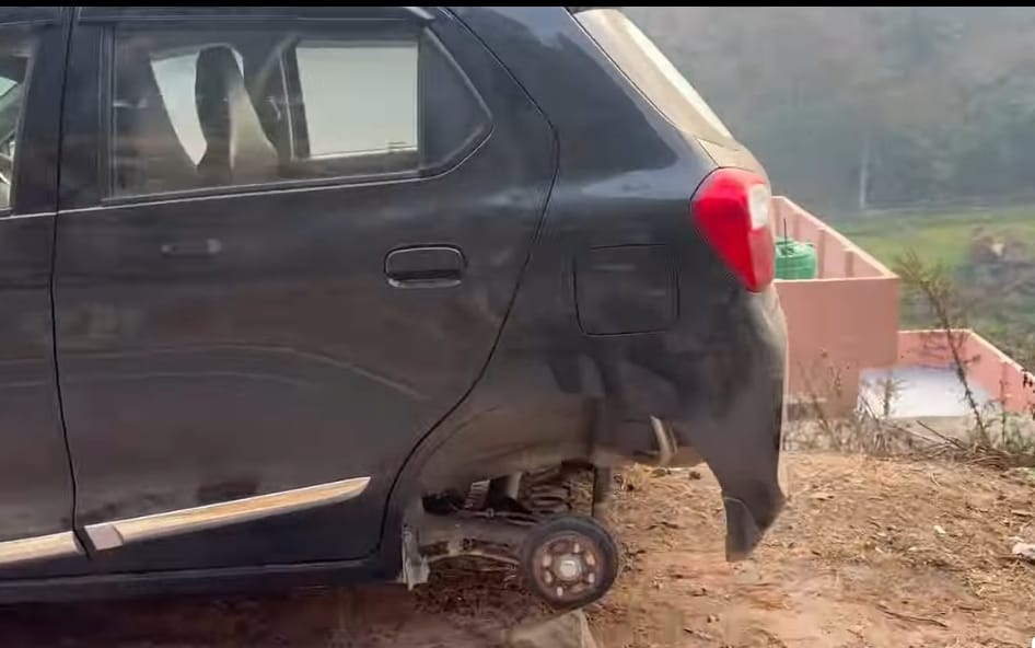 नारायणबगड़ में चोरों का आतंक, नई कार के तीन टायर चोरी