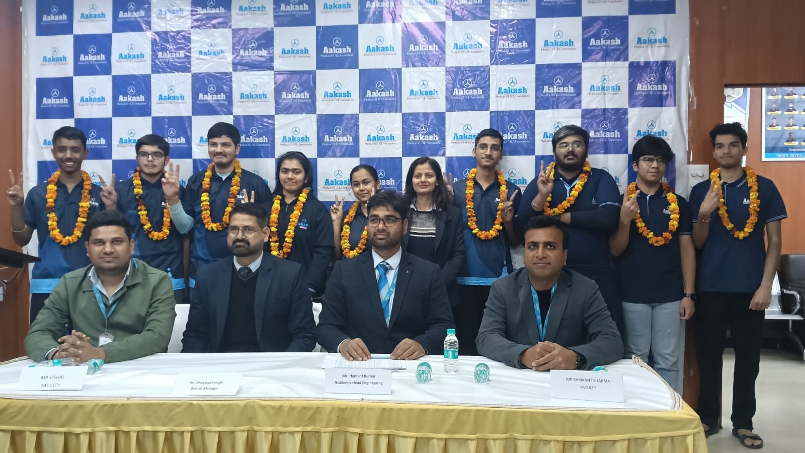 लगभग पूर्ण समग्र पर्सेंटाइल का शानदार प्रदर्शन हरिद्वार और आकाश एजुकेशनल सर्विसेज लिमिटेड का नाम गर्व से ऊँचा हुआ