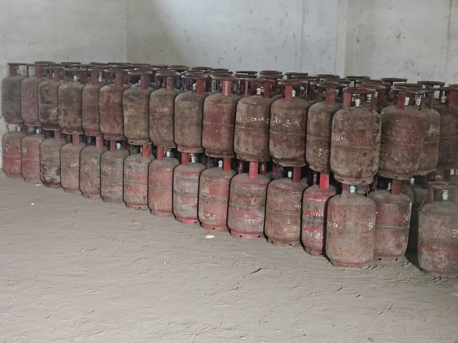 एलपीजी गैस की कालाबाजारी रोकने के जिलाधिकारी सविन ने दिए निर्देशों का अनुपालन के लिए क्षेत्रवार क्यूआरटी टीम गठित