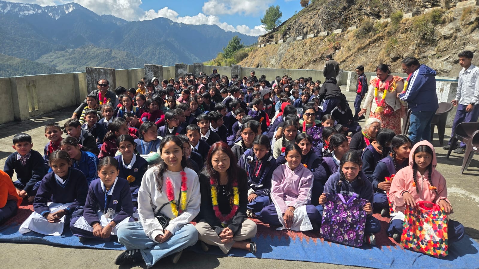 उत्तराखंड के दूरस्थ दुर्गम पहाड़ी क्षेत्रों के छात्र-छात्राओं के लिए उम्मीद बनी देहरादून के हेल्प क्रॉस ट्रस्ट