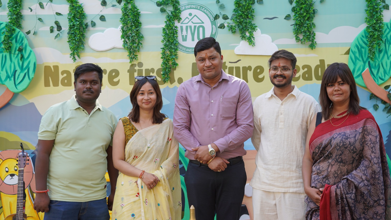 व्यो स्कूल के शुभारंभ अवसर पर नन्हे मुन्ने बच्चों के माताओं ने विभिन्न प्रतियोगिताओं में लिया भाग