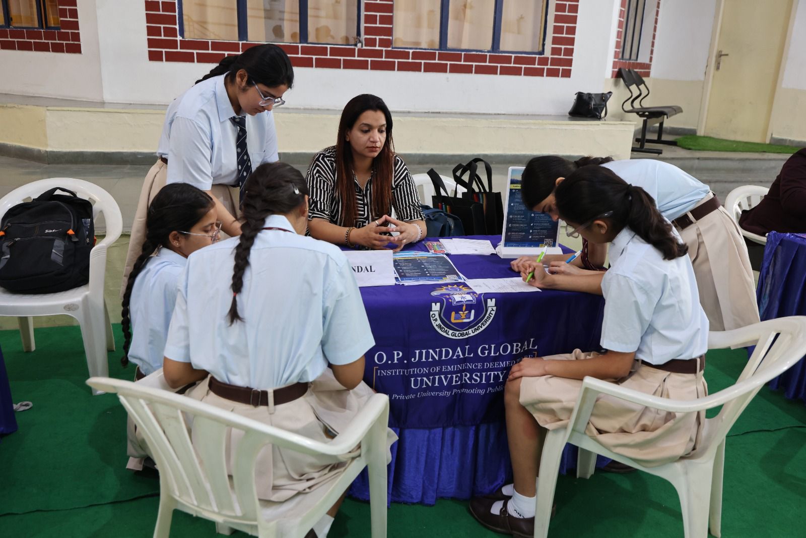 आर्यन स्कूल में विद्यार्थियों के लिए यूनिवर्सिटी फेयर का किया आयोजन