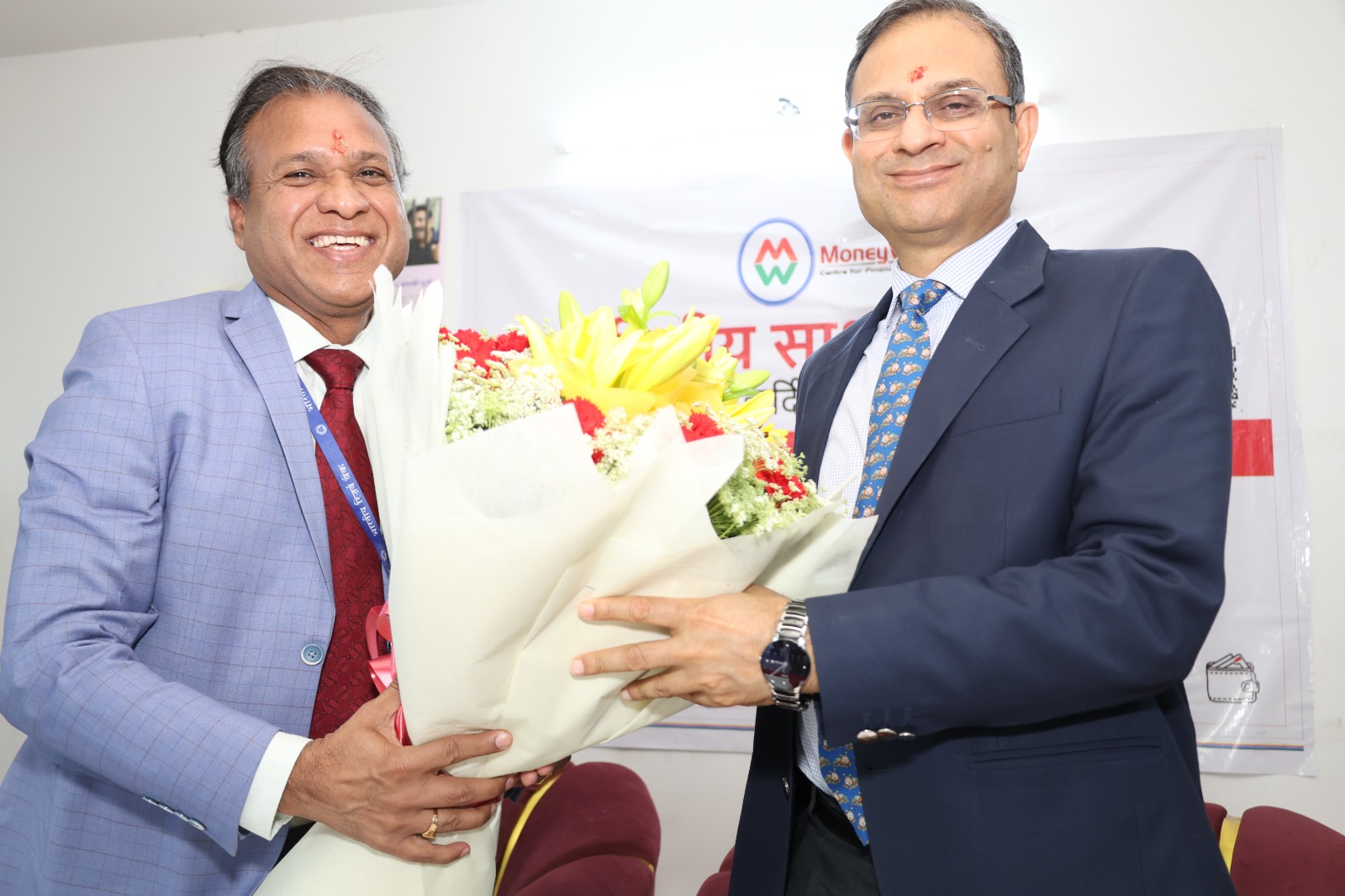 आरबीआई गवर्नर श्री संजय मल्होत्रा ने सीएफएल द्वारा आयोजित वित्तीय साक्षरता शिविर का किया दौरा