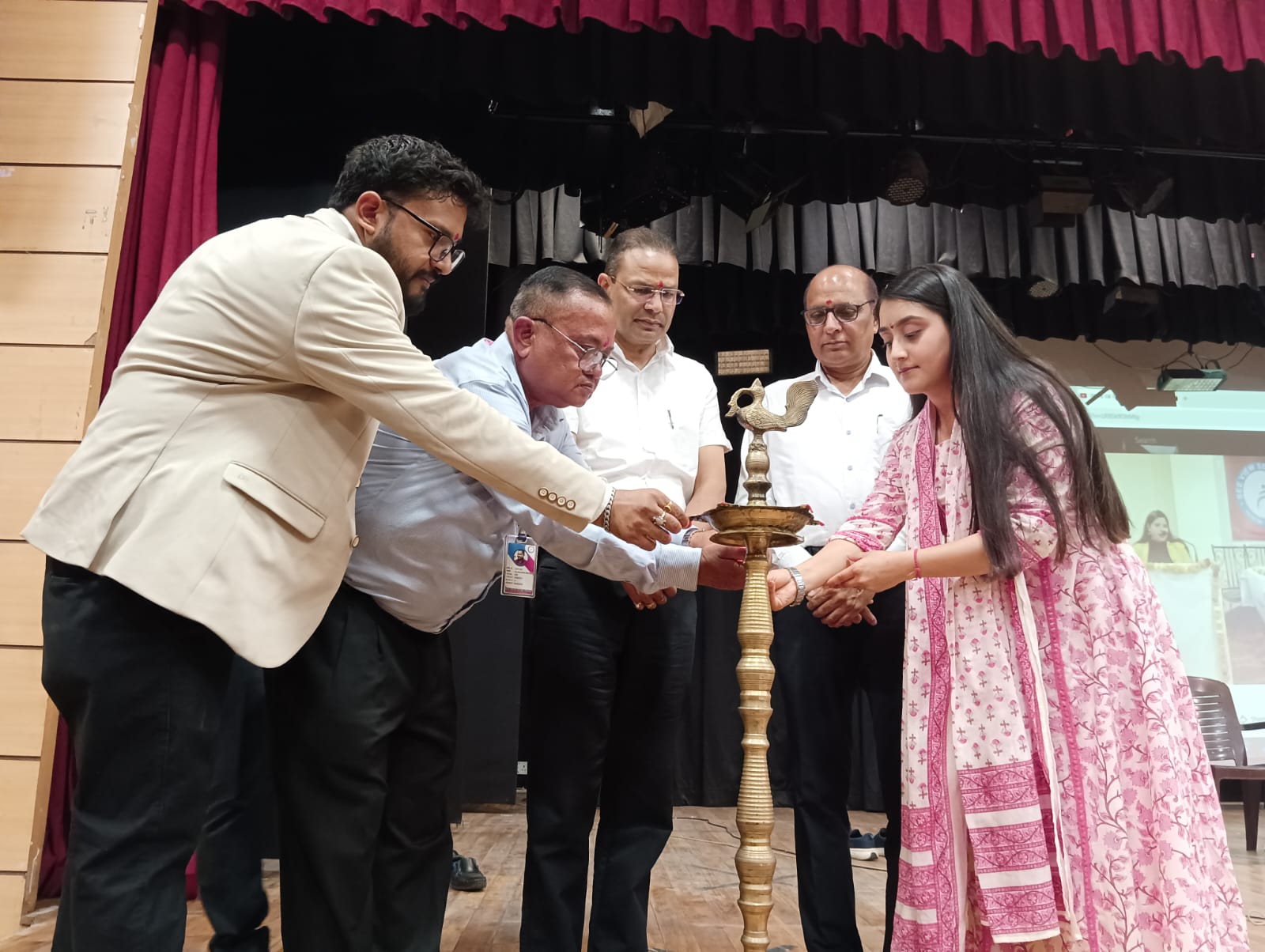 सीव्यू सेवा ट्रस्ट ने अपना स्थापना दिवस बड़ी धूमधाम से मनाया, दृष्टि बाधित बालिकाओं वैष्णवी थापा, मायरा वेद ने प्रस्तुत किए अपने मधुर गीत