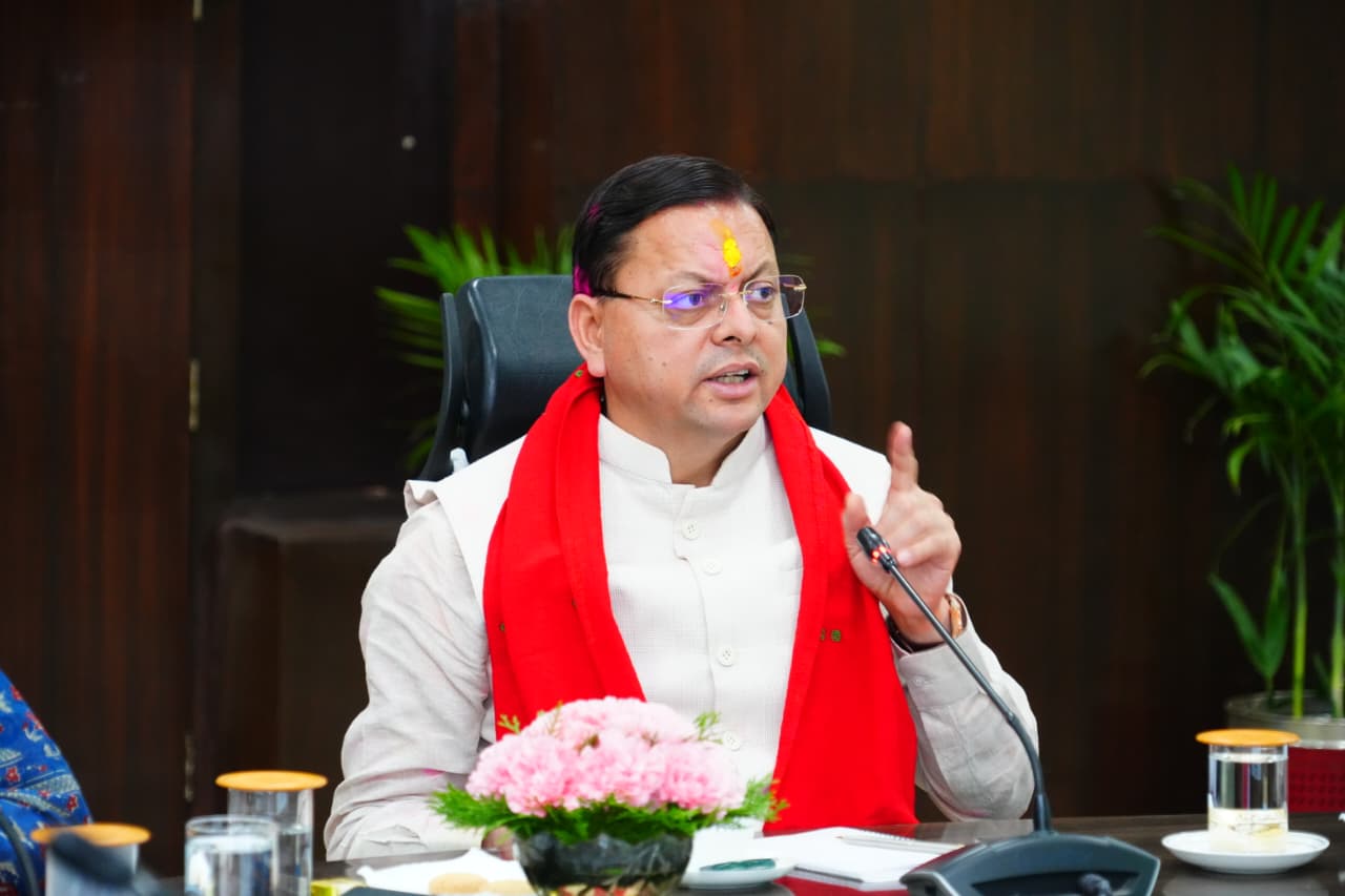 बिना तैयारी बैठक में पहुंचे अधिकारियों पर सीएम धामी सख्त, जताई कड़ी नाराजगी