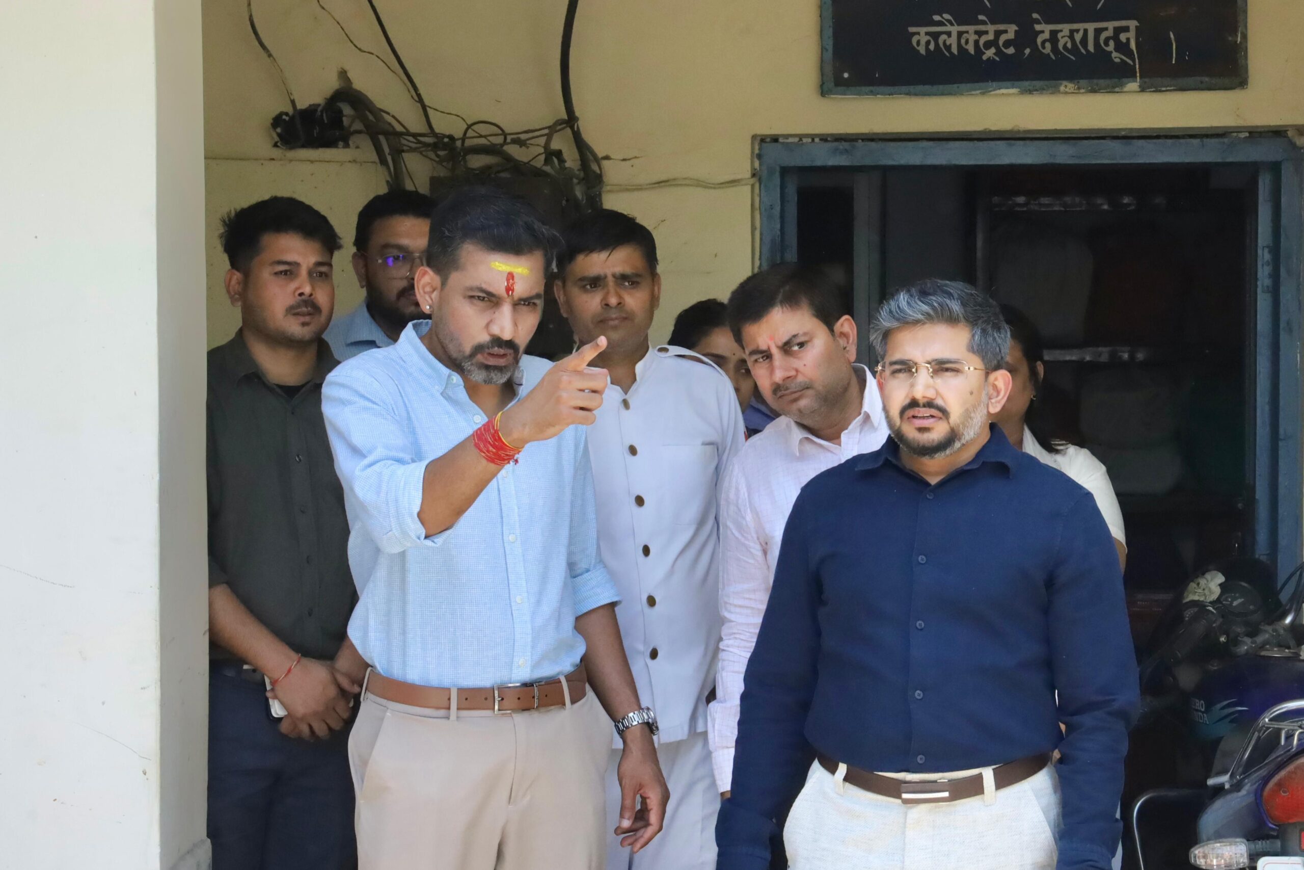 डीएम ने कलेक्ट्रेट परिसर स्थित कार्यालयों, रिकॉर्ड रूम एवं आपदा परिचालन केन्द्र का किया निरीक्षण  
