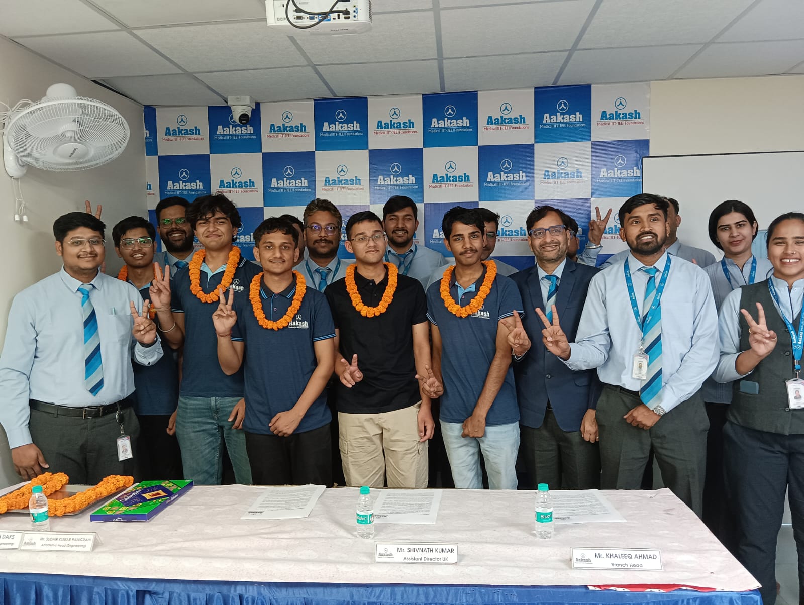 जेईई एडवांस्ड 2026: आकाश एजुकेशनल सर्विसेज लिमिटेड देहरादून के वेदांश बहुगुणा सिटी टॉपर; सेंटर के 16 स्टूडेंट्स ने मारी बाज़ी