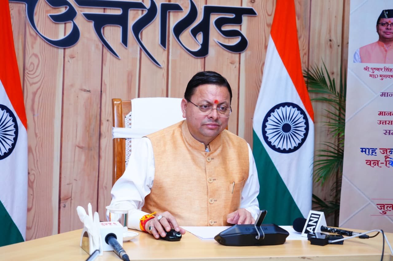 योजनाएं अगले 25 वर्षों की जरूरतों को ध्यान में रखकर बनें, केवल आज नहीं भविष्य की भी करें तैयारी : मुख्यमंत्री धामी