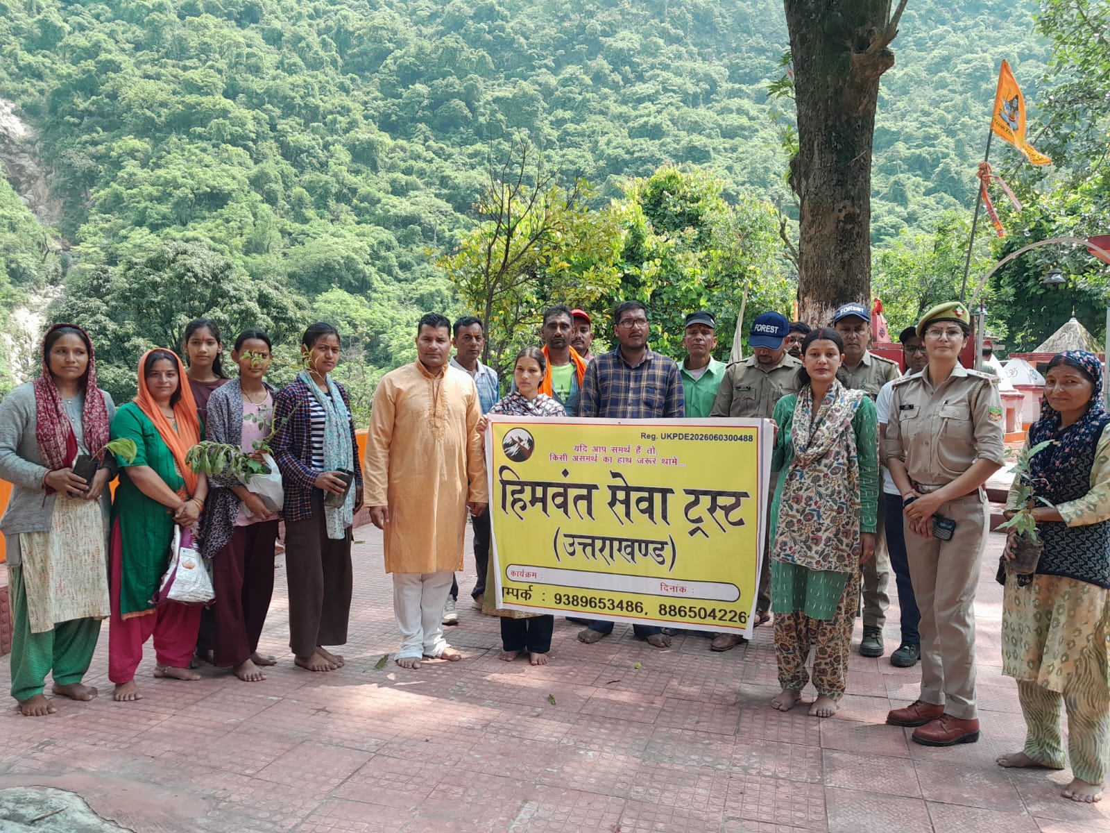 हरेला पर्व: चमोली में 'एक पेड़ मां के नाम' अभियान से संवरेगी धरती, भूस्खलन प्रभावित क्षेत्रों में हुआ पौधरोपण