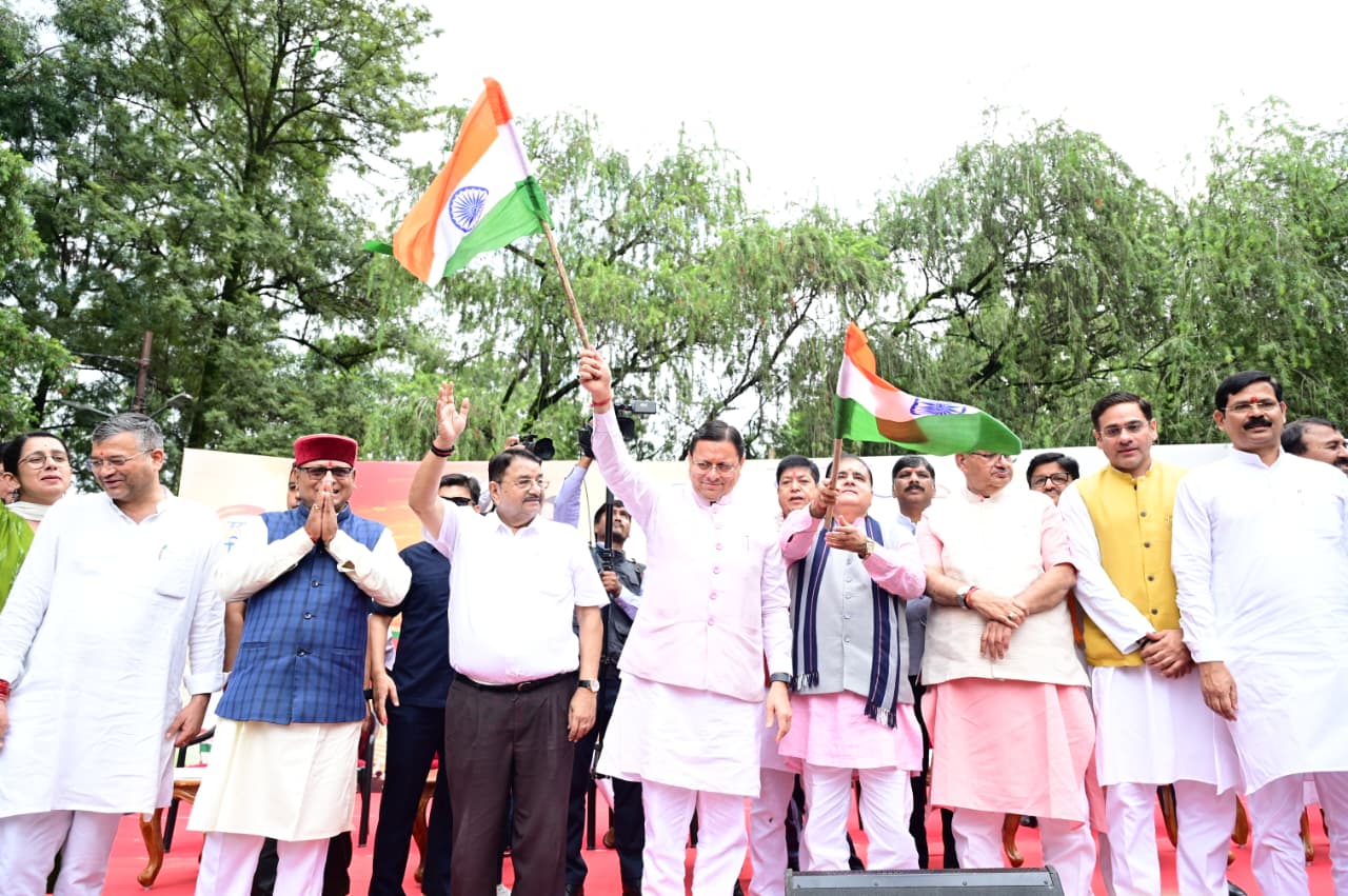 मुख्यमंत्री धामी ने प्रदेशवासियों से स्वतंत्रता दिवस पर अपने घरों में तिरंगा फहराने का किया आवाह्न